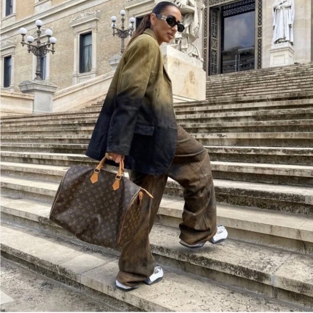 Vintage Authentic Louis Vuitton monogram canvas classic speedy 40 bag